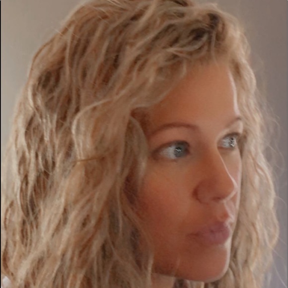 Meet your Posher, Stephanie - Picture 1 of 1